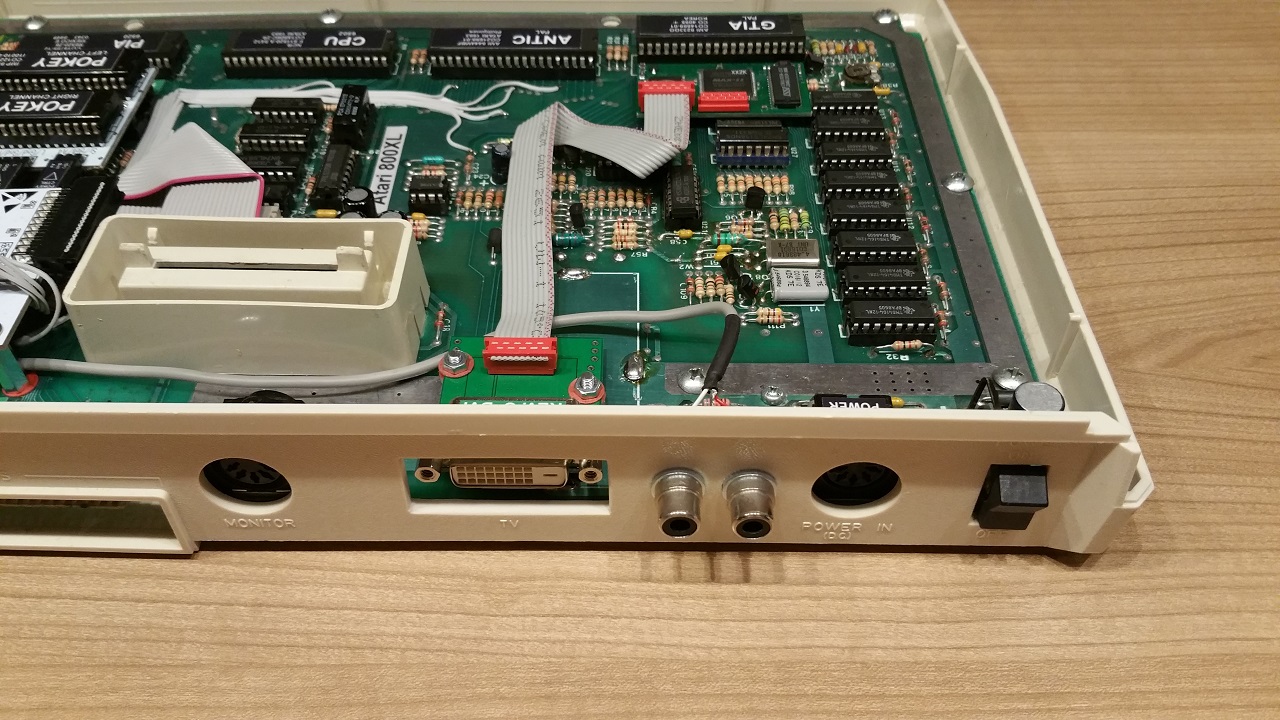 800XL_DVI_1280x720.jpg