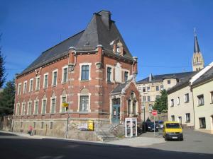 ein altes Postamt in Lengenfeld